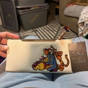 NWT Loungefly and Disney Winnie the Pooh Wallet limited edition 2020